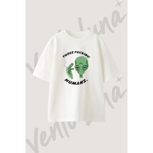Smoking Alien Tasarım Baskılı Unisex Oversize Kalıp Beyaz Tshirt