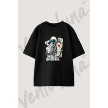 Astronaut Love Tasarım Baskılı Unisex Oversize Kalıp Siyah Tshirt