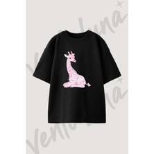 Pink Floral Giraffe Tasarım Baskılı Unisex Oversize Kalıp Siyah Tshirt