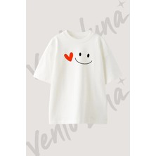 Smiley Heart Tasarım Baskılı Unisex Oversize Kalıp Beyaz Tshirt