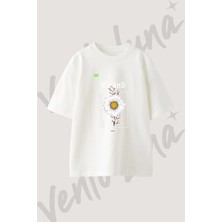Daisy Cherry Blossom Tasarım Baskılı Unisex Oversize Kalıp Beyaz Tshirt