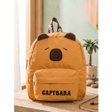 Capybara Orijinal Lisanslı Çocuk Okul / Anaokulu Çantası 3D Figürlü Su Geçirmez Kumaş Ön Cepli