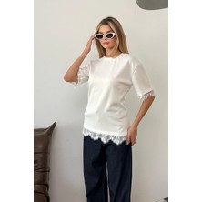 Jee Lee Kadın Bisiklet Yaka Eteği Dantel Detaylı T-Shirt Beyaz - 26Y 26988