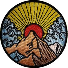 Aesco Sim Nakış Montain’den Gelen Güneş Nakış Işleme Arma Patch 8×8 cm