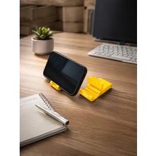Tarzını Seç 3’ü 1 Arada Mini Telefon Tutucu Anahtarlık Charm – Sarı 3,5 × 7 × 1 cm