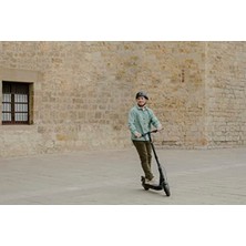 Larskas 900 W Elektrikli Scooter - Güçlü ve Kullanışlı Tasarım