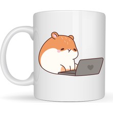 Bezos Laptoplu Hamster Desenli Porselen Kupa Model 112 – Sevimli Çalışkan Hamster Tasarımlı Kahve Kupası , Ofis & Ev Için Tatlı Hediye