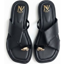 Ne&Ve Shoes Siyah Deri Aksesuar Detaylı Parmak Arası Kadın Terlik
