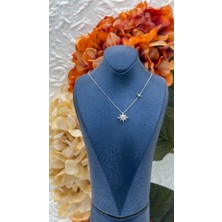 Livora Jewelry 925 Ayar Gümüş Beyaz Zirkon Taşlı Asimetrik Kutup Yıldızı Kadın Kolye