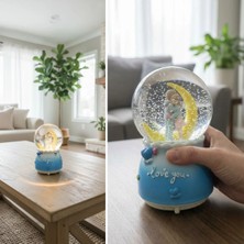 Eco Lounge Pilli Işıklı Müzikli Kar Küresi–hilal Ay Figürlü Romantik Masaüstü Biblo, LED Aydınlatmalı Dekoratif Hediyelik Kar Küresi