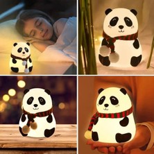 Eco Lounge 5 Farklı Renk Modlu Panda Figürlü Pofuduk LED Gece Lambası–yumuşak Dokulu Çocuk Odası ve Dekoratif Şarjlı Ortam Işığı