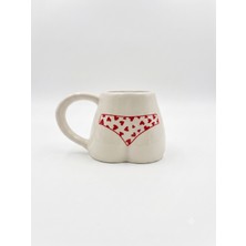 Palto Tasarım Kırmızı Kalpli Bikinili El Yapımı Beyaz Parlak Popo Kupa - El Işçiliği Hediyelik Kupa Bardak Mug