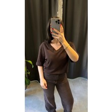 V Yaka Basic Tshirt