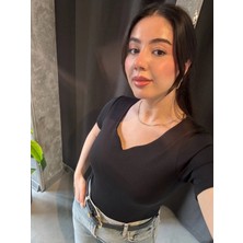 Kalp Yaka Siyah Tshirt