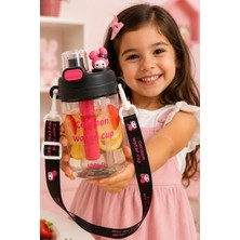 M&B Water Bottle Sevimli Figürlü ve Boyun Askılı Çocuk Matarası - 750 ml Pipetli Okul Suluğu