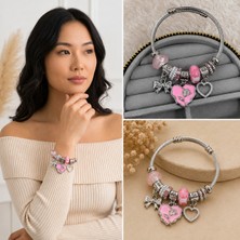 Fm 💎 Premium Parlak ve Şık Gümüş Renk Pembe Kalp ve Fiyonk Figürlü Charm Kadın Bijuteri Bileklik (20CM)