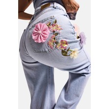 It's Basic Kadın Kot Rengi 4s6-89 Straight Fit Gül ve Nakış Detaylı Özel Tasarım Denim Jean