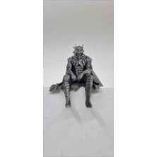 Hanart Gust Berserk Oturan Figür 10 cm Maskeli