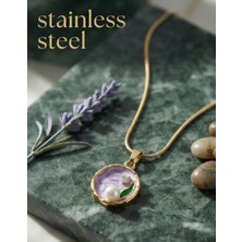 Stainless Steel 316L Çelik Zincir Gold Renk Zincir Mor Çiçek Işlemeli Zirkon Taşlı Inci Detaylı Portre Model Kolye