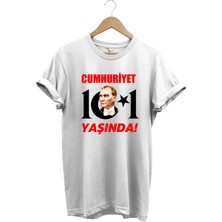  29 Ekim Cumhuriyet Bayramı Atatürk Ay Yıldız Baskılı Cumhuriyet 101 Yaşında Türkiye Beyaz T-Shirt