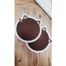 Ferah Atölye Evcil Hayvan Mama Kabı  Altlığı38 cm  kahverengi etrafı krem pamuk ve polyester ipten makinada dikilerek üretilmiştir