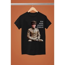  Atatürk ve Bir Türk Dünyaya Bedeldir Baskılı Pamuklu Kısa Kollu Genç ve Çocuk Tshırt