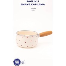 Cupid Ahşap Saplı Kalp Desenli Emaye Sos Tavası 16CM 1,3 Litre (Indüksiyon Dahil Tüm Ocaklara Uygun)