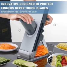 Profesyonel Basmalı Rende Doğrayıcı – 3 Bıçaklı Paslanmaz Çelik Kesme, Mandolin Doğrama ve Rendeleme Aleti – Sebze, Meyve, Peynir, Salata ve Pratik Mutfak Kullanımı Için Ergonomik Tasarım
