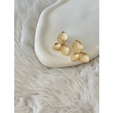 Revoia Yaprak Form Gold Küpe