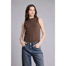 DeFacto Slim Fit Yarım Balıkçı Yaka Penye Kolsuz Kahverengi Bluz H8040AX26SM