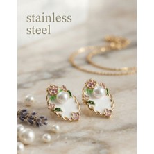 Stainless Steel Pirinç Beyaz Mineli Inci Detaylı Portre Model Gold Renk Küpe