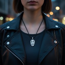 Alooya Direniş V For Vendetta Gümüş Kaplama Deri İp Kolye