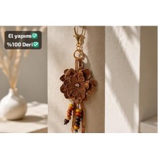 Bezel %100 deri - El yapımı Çanta Charm - Anahtarlık Boy ölçü: 22 cm Çiçek en: 9 cm