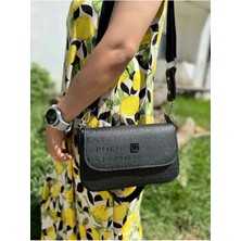 Just Polo Kopya - Kadın Siyah Gofraj Kabartma Desenli Mıknatıslı Çıtçıt Kapama El Çantası MH4031MH