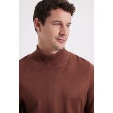 Tudors Erkek Slim Fit Dar Kesim Yumuşak Dokulu Tüylenmeyen Kahverengi Tam Balıkçı Yaka Triko Kazak