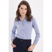Tudors Kadın Slim Fit Dar Kesim Uzun Kollu Pamuklu Vücuda Oturan Dokulu Açık Lacivert Basic Gömlek