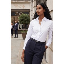 Tudors Kadın Slim Fit Dar Kesim Vücuda Oturan Uzun Kollu Gizli Düğme Detaylı Beyaz Basic Gömlek