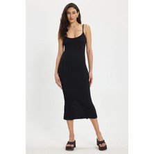 Tudors Kadın Slim Fit Vücuda Oturan Askılı Likralı Midi Boy Siyah Elbise