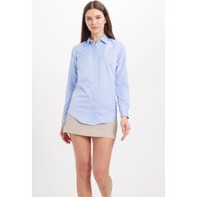 Tudors Kadın Slim Fit Dar Kesim Vucüda Oturan Uzun Kollu Gizli Düğme Detaylı Mavi Basic Gömlek
