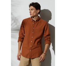 Tudors Erkek Slim Fit Dar Kesim Uzun Kollu %100 Pamuk Keten Doku Düğmeli Yaka Kiremit Renk Gömlek