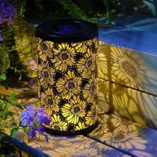 Palmira Demir Forlfe 10W Solar Bahçe Lambası, Güneş Enerjili Dekoratif Bahçe Aydınlatma, Su Geçirmez, 3200K Günışığı, 200 Lm, 1200 Mah, Balkon Teras Çim Yol Peyzaj Armatürü 200X120 mm Metal Çiçek Desenli