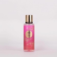 MAD Parfumeur Charm Body Mist 250 ml – Hanımeli, Yasemin ve Amber ile Çiçeksi, Canlandırıcı ve Kalıcı Kadın Vü
