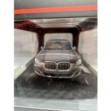YVZ 1/24 Ölçekli Bmw 740 Metal Araba Detaylı Tasarım