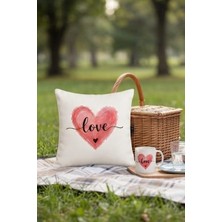 Kadorex Design Love Kalp Tasarımlı Kupa ve Kırlent Seti – Romantik Ev Dekoru – Eşe Hediye