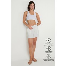 Altınyıldız Classics Kadın Beyaz Örme Esnek Şort Premium Viskon Yumuşak Dokulu Standart Fit Beli Lastikli Cepli Rahat