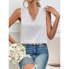 Venera Butik Kadı Askılı V Dantel Yakalı Sırttan Bağcıklı Sandy Bluz