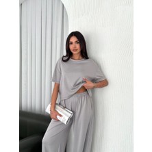 Venera Butik Osy Modal Yumuşak Dokulu Kumaş Bisiklet Yaka T-Shirt  Bol Paça Pantalon Ikili Takım - Boyalı Gri