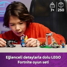 The Vivia Fortnite Muzaffer ve Tamirci Çırağı'nın Kampı 77075-7 Yaş ve Üstü Kız ve Erkek Çocuklar Için Tamirci Çırağı ve Iskelet Dahil Video Oyunu Figürleri Içeren Yaratıcı Oyuncak Yapım Seti (250 Parça)