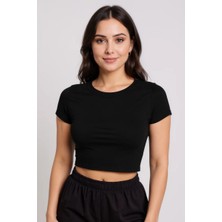 No 35 Concept Kadın Siyah Yuvarlak Yaka Yarım Kol Crop Top Bluz – Şık, Rahat ve Kolay Kombinlenebilir