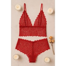 No 35 Concept Kadın Kırmızı Dantel Bralet Şort Takımı – Tutkulu ve Çekici Iç Giyim
